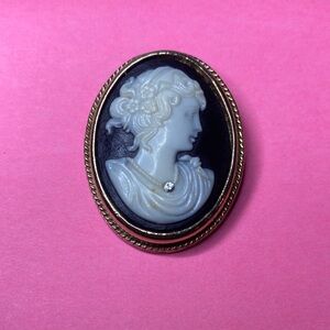 Elegant Avon Cameo Brooch & Pendant with Gold Trim
